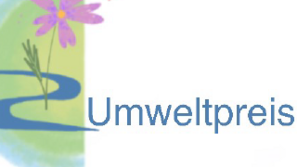 Logo für den Umweltpreis. Es zeigt einen geschwungenen Fluss, grüne Elemente und eine lila Blume. Der Text „Umweltpreis“ ist deutlich sichtbar.
