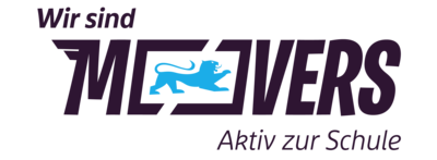 Logo mit dem Text "Wir sind ME!VERS" in lila Schrift. Ein blauer Löwe ist integriert. Unter dem Haupttext steht "Aktiv zur Schule". Das Design vermittelt eine aktive und einladende Botschaft für Schülerinnen und Schüler.