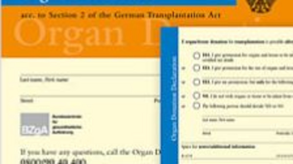 Ein Organspenderausweis, der Informationen über die Bereitschaft zur Organspende nach deutschem Transplantationsgesetz enthält. Auf der Karte sind persönliche Angaben und ein Abschnitt zur Erstellung von Zustimmung oder Ablehnung zur Organspende zu finden.