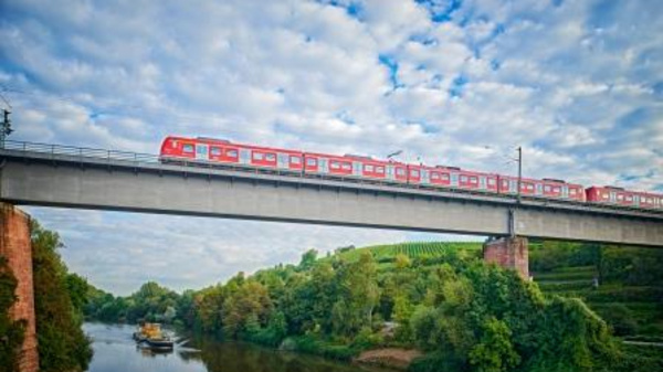 S-Bahn near Marbach.