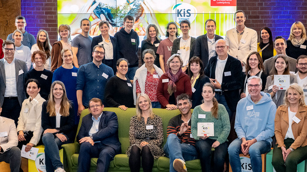 Gruppenfoto von der Veranstaltung "Klimaschutz in Schulen".