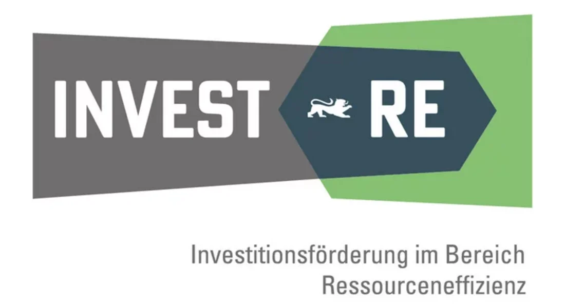 Logo von "INVESTORE" mit dem Schriftzug "Investitionsförderung im Bereich Ressourceneffizienz". Der Schriftzug ist in verschiedenen Schriftarten und Farben gestaltet, wobei eine stilisierte Löwenfigur in das Design integriert ist. (Text KI generiert)