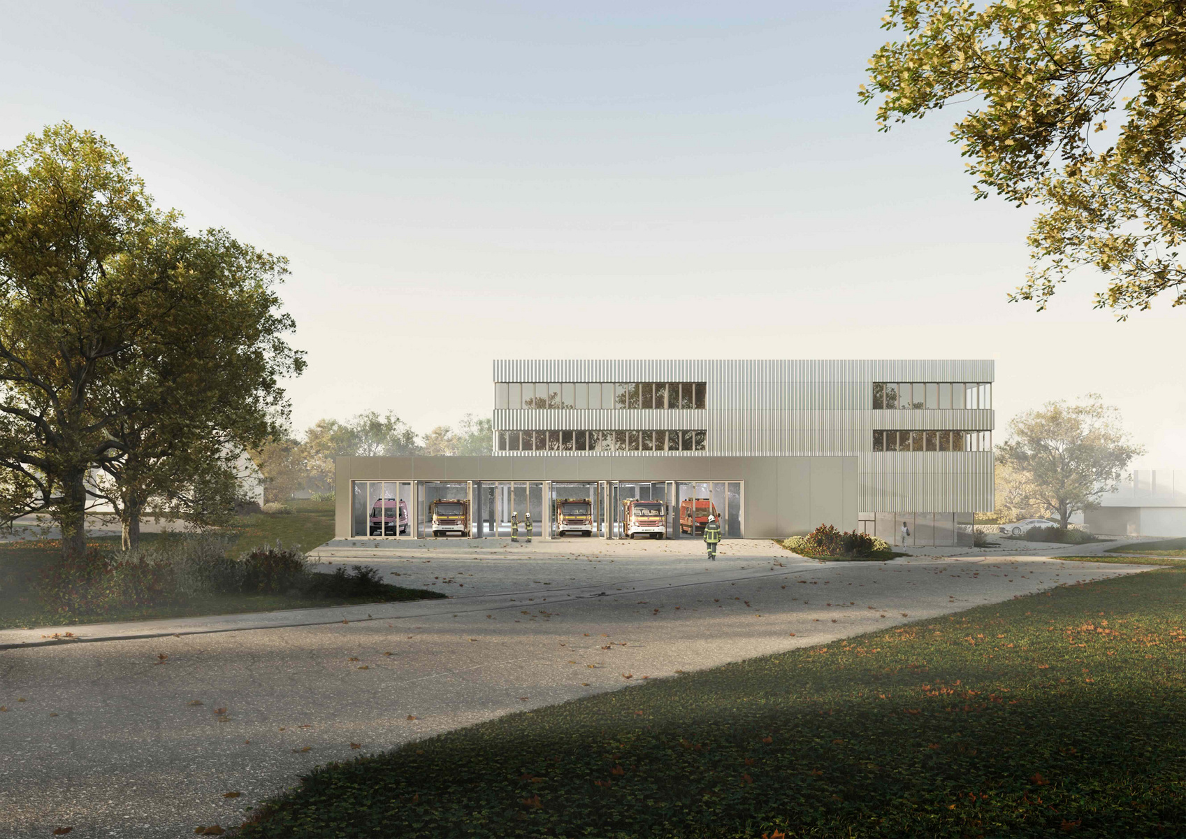 Eine moderne, zweigeschossige Gebäudeansicht mit großen Fenstern und einer klaren, minimalistischen Fassade. Im Vordergrund führt ein Weg zum Eingang, während Bäume und eine grüne Rasenfläche die Umgebung prägen. Das Gesamtbild vermittelt einen harmonischen und einladenden Eindruck.
